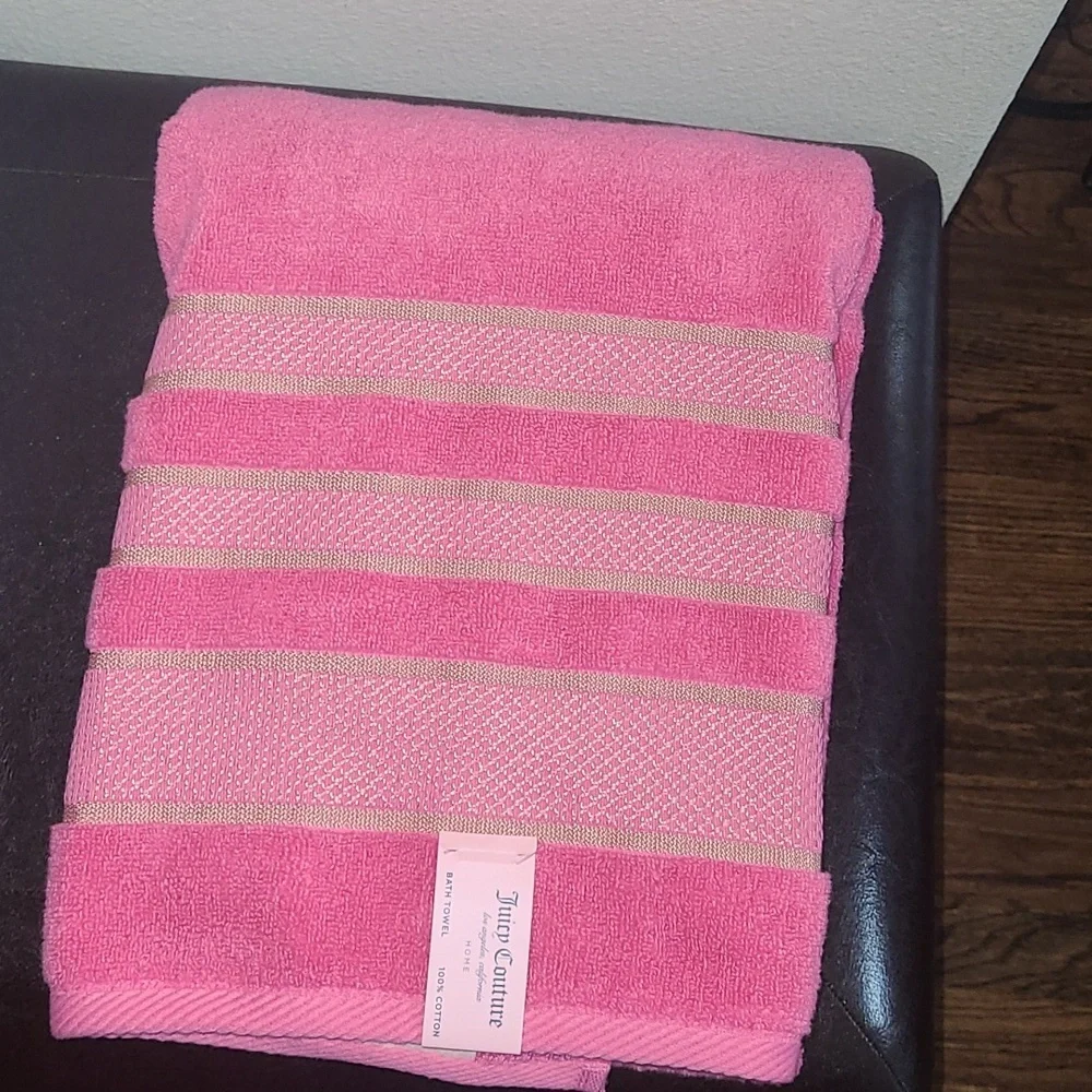 💕NWT 3pc Juicy Couture Pink Towel Set